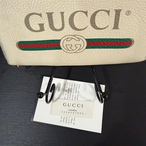 Gucci Cream Clutch with Iconic Stripe - Picture 7 of 7